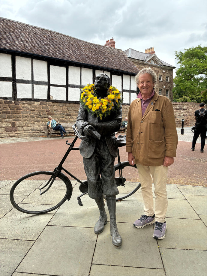 Len Rhodes with Sir Edward Elgar in Hereford UK